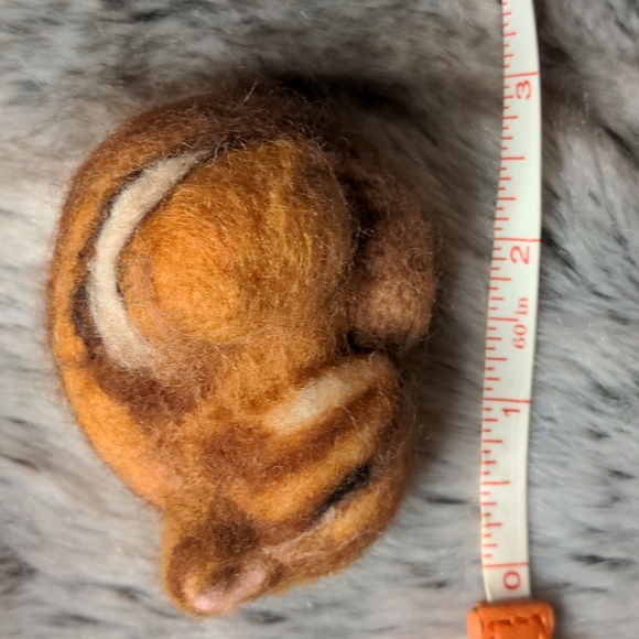 🧊HANDMADE CHIPMUNK! Needle Felted - Picture 7 of 8